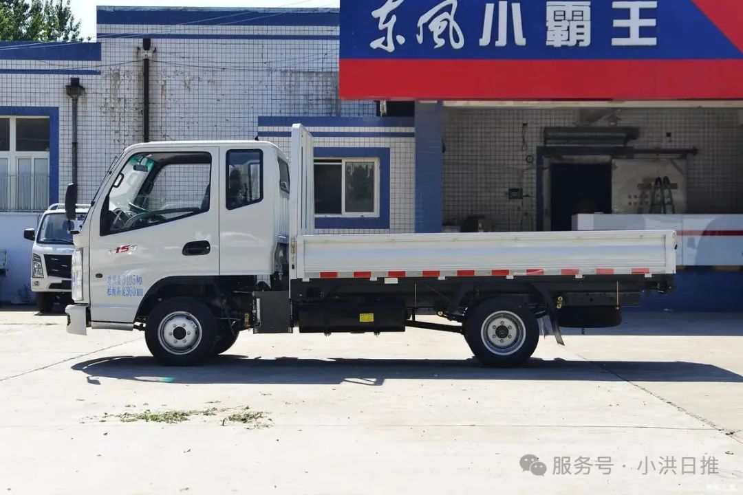 后双胎首选小卡东风小霸王W16:小微物流的“装货小能手”(图3) 东风 小霸王W15 1.6L 123马力 汽油 3.78米排半栏板小卡(EQ1031S60Q6)外观
